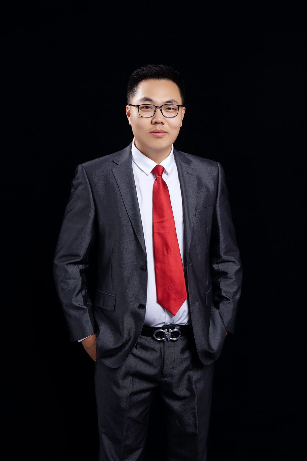 董杨律师